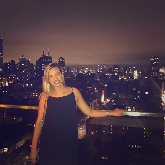 Meet your Posher, Jeanne - Picture 1 of 1